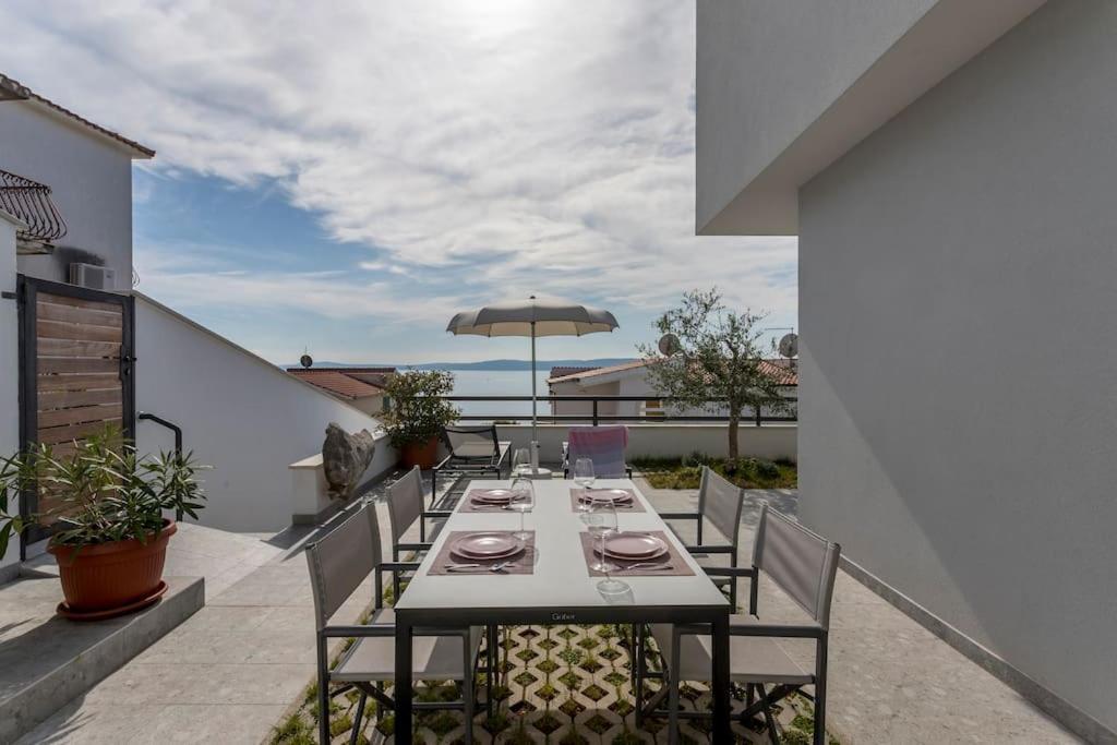Holiday Home Lolina,Sea On A Palm! Heated Pool Trogir Eksteriør bilde